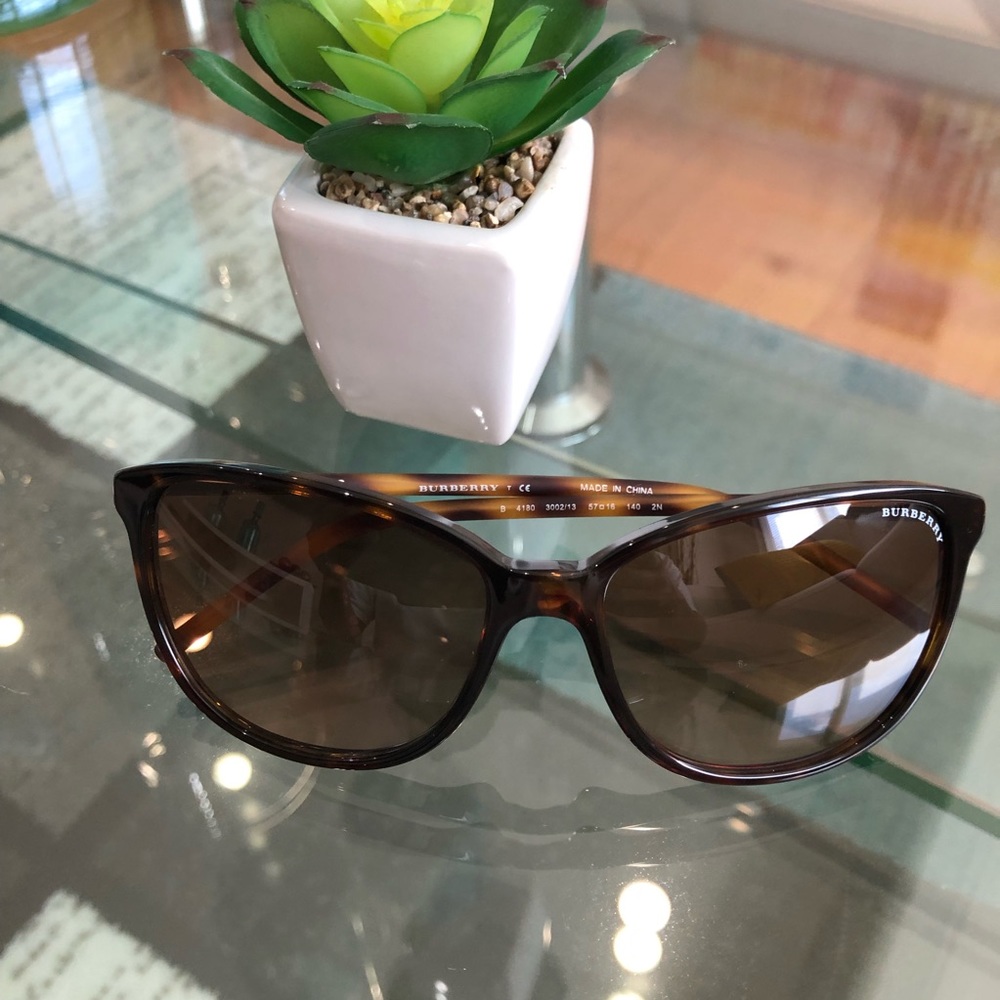 Burberry’s sunglasses